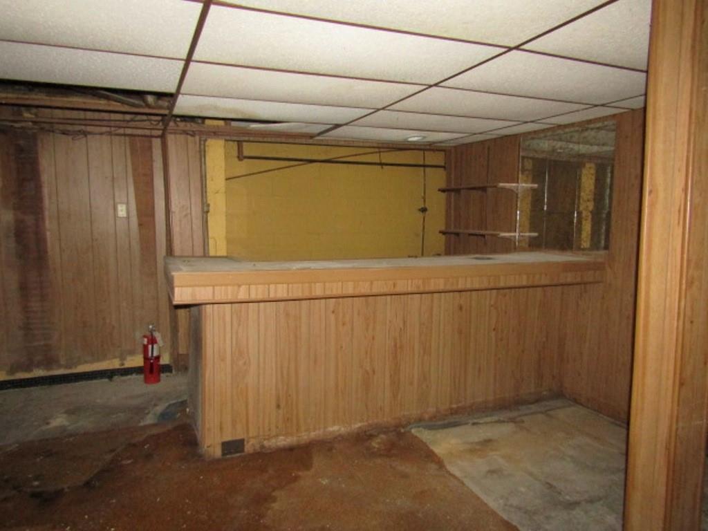 2115 Laketon Road Pittsburgh, PA 15221 - Photo 22 of 25 Gallery Image 22