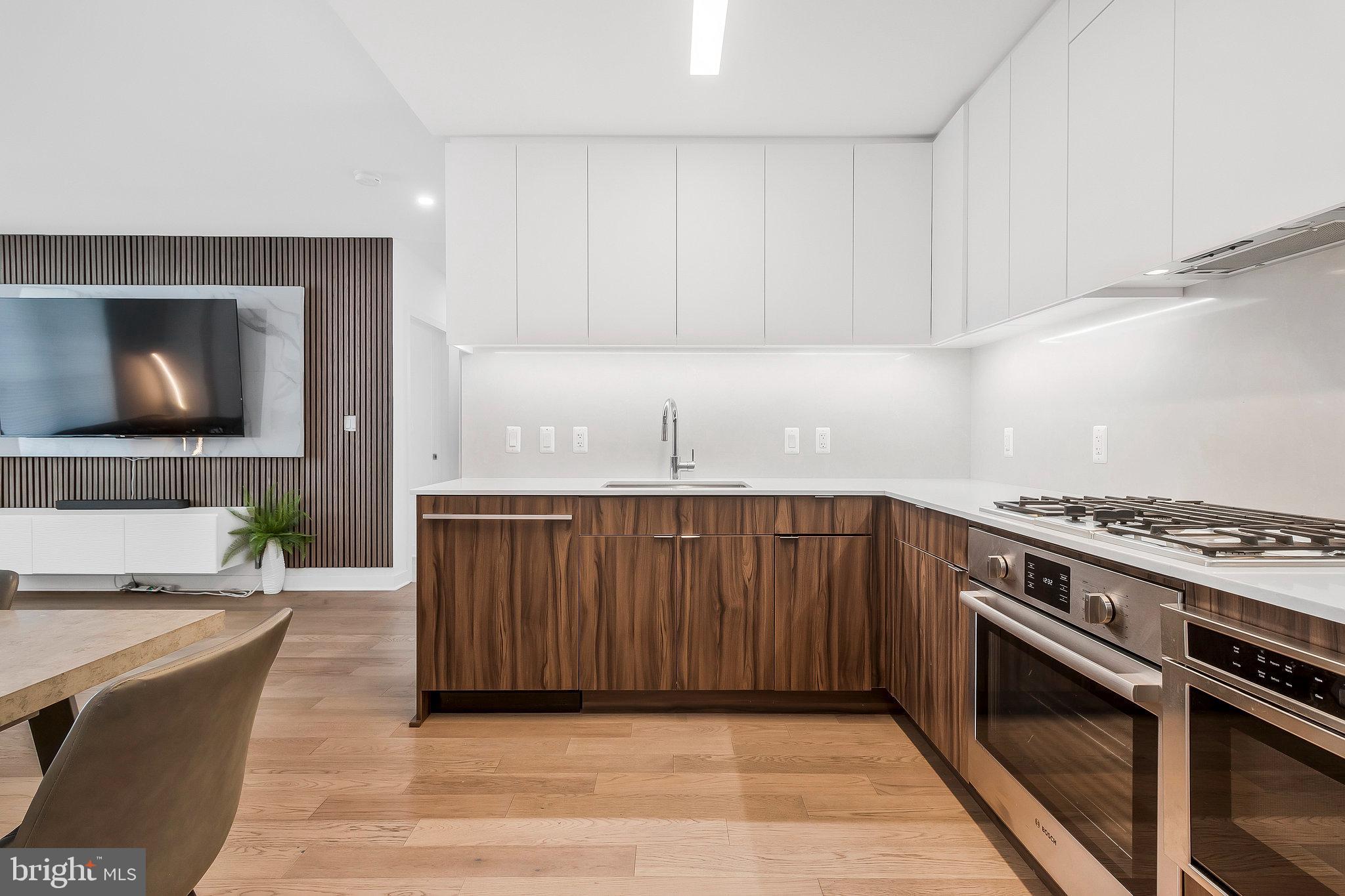 37 L Street Southeast, Unit 101 Washington, DC 20003 - Photo 19 of 34