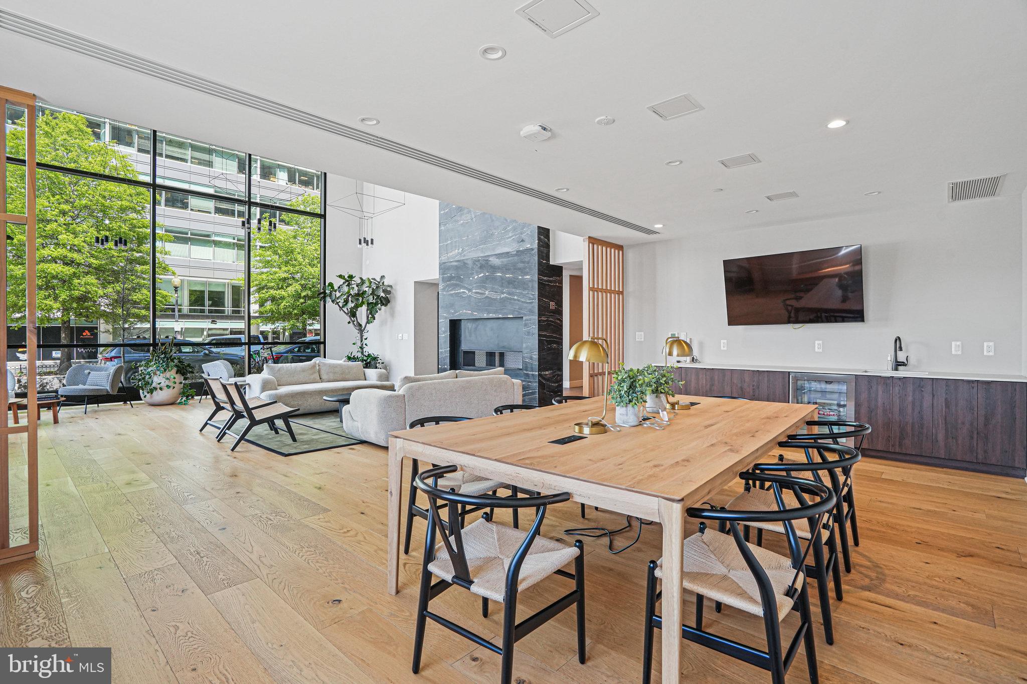 37 L Street Southeast, Unit 101 Washington, DC 20003 - Photo 7 of 34