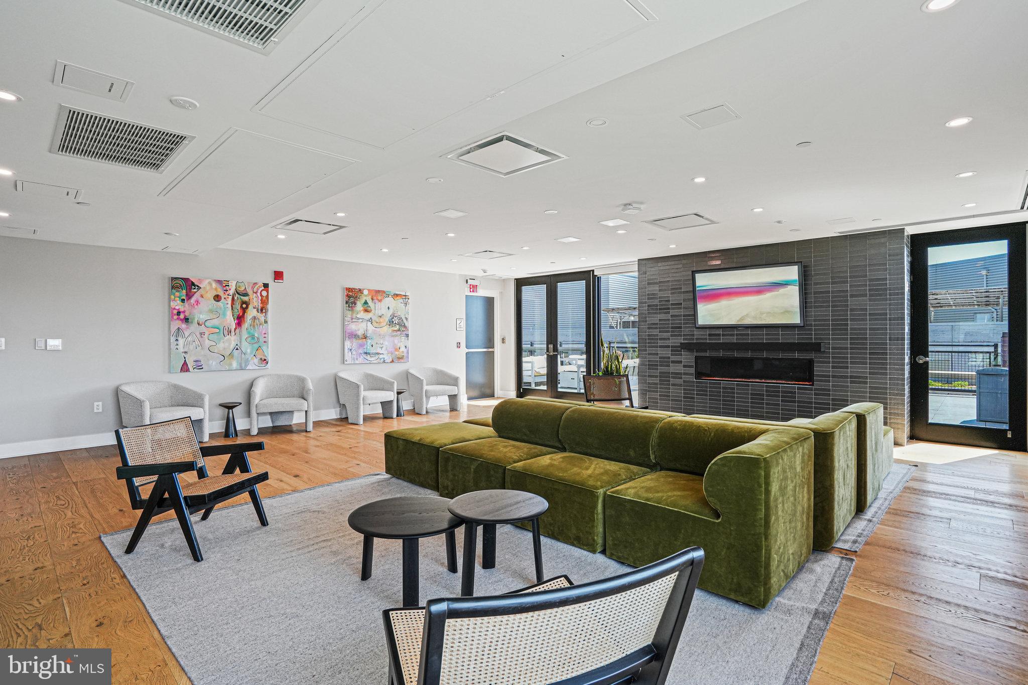 37 L Street Southeast, Unit 101 Washington, DC 20003 - Photo 9 of 34