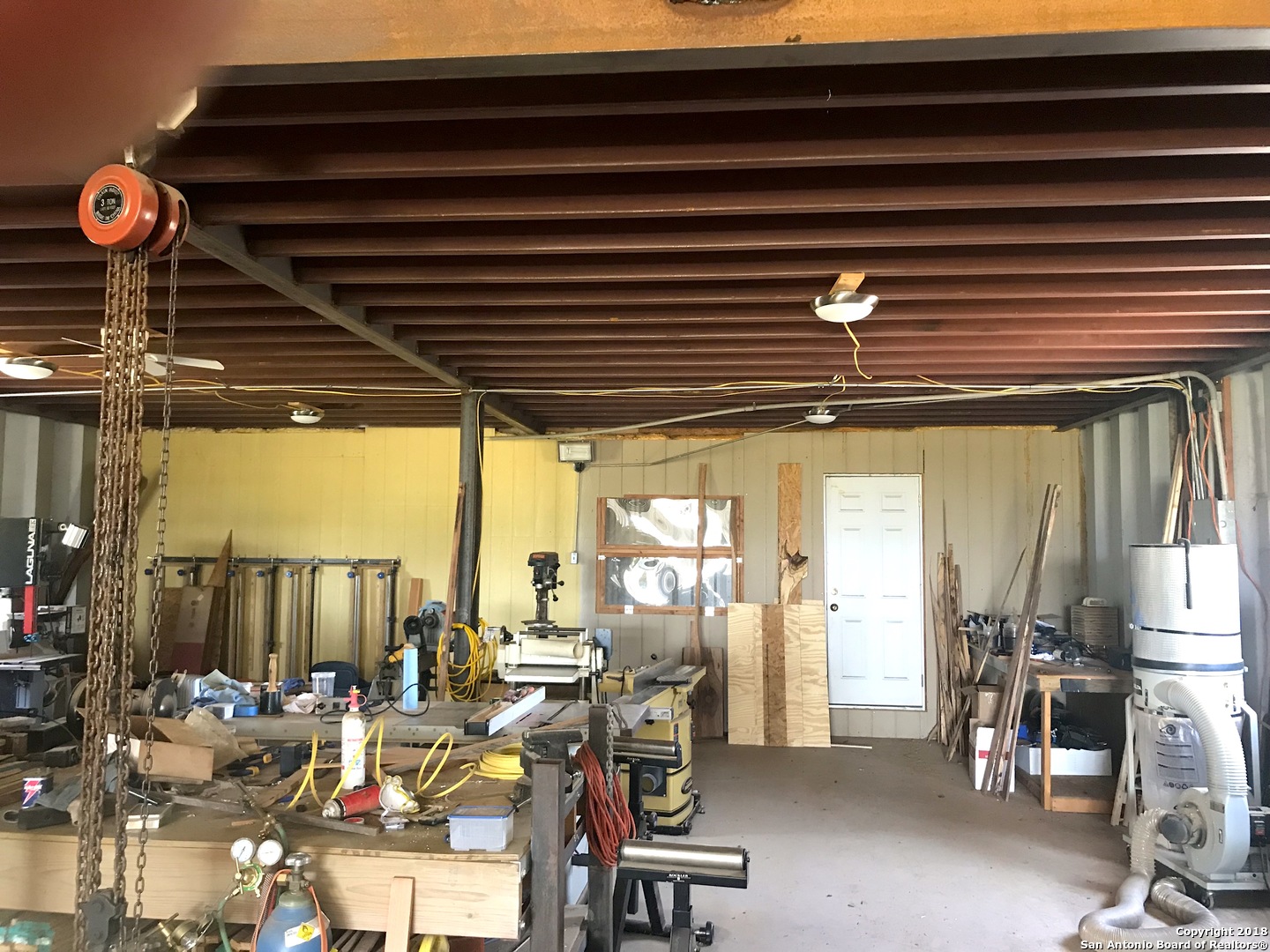 60 Wisdom Road Pleasanton, TX 78064 - Photo 13 of 29 a view of a chairs and table in the patio