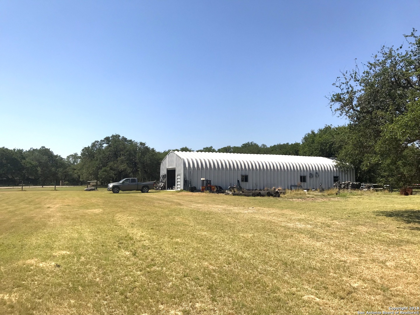 60 Wisdom Road Pleasanton, TX 78064 - Photo 2 of 29 a view of an ocean and beach