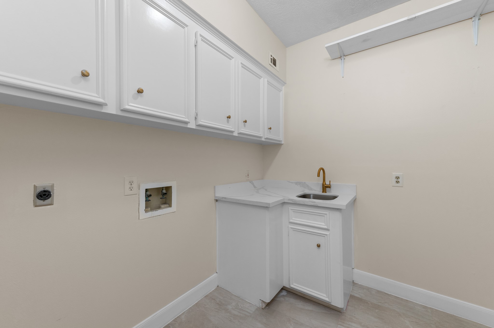 17402 Wilton Park Court Spring, TX 77379 - Photo 38 of 50 a view of cabinets and wooden floor