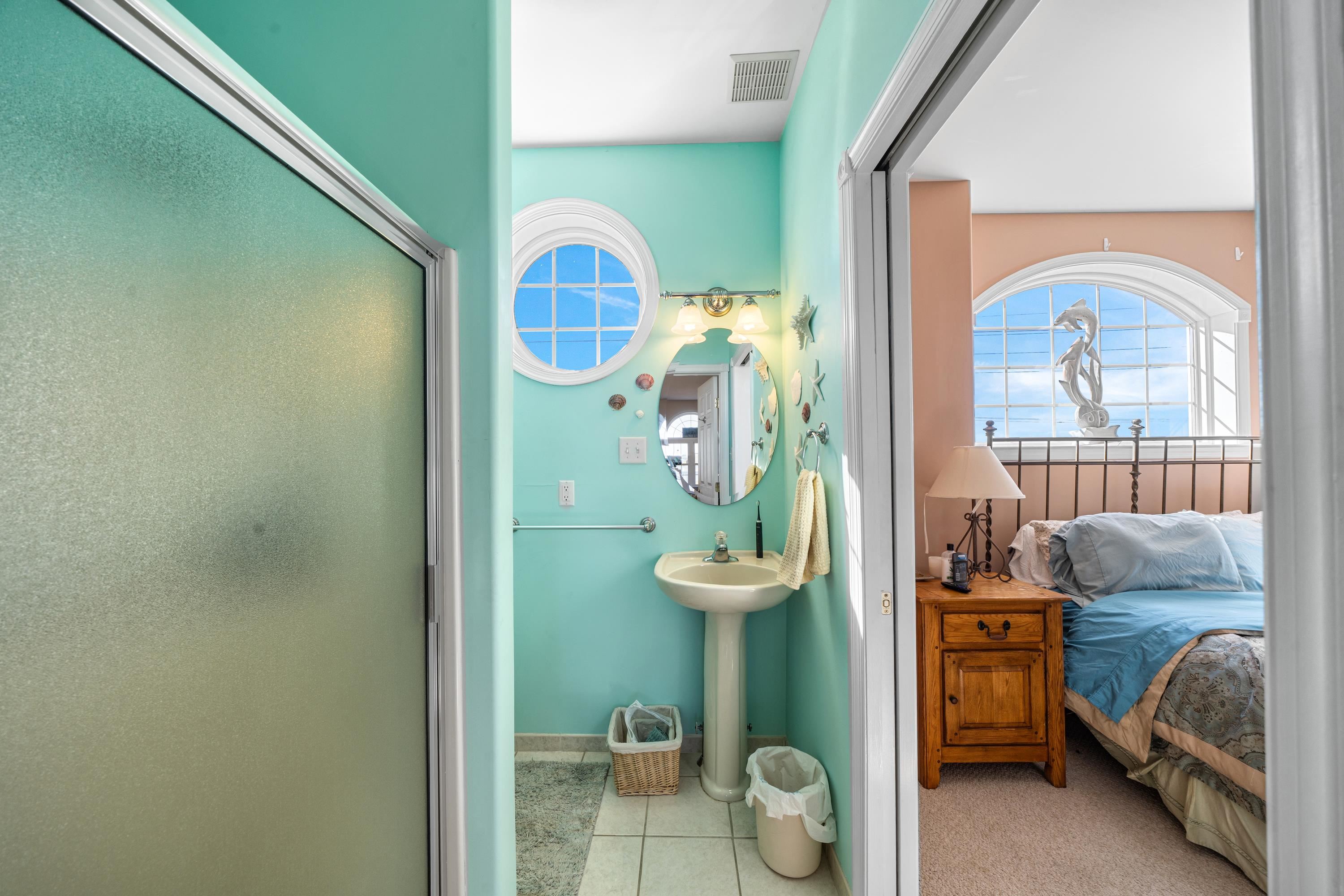 448 Avalon Avalon, NJ 08202 - Photo 21 of 32 a room with furniture and a window