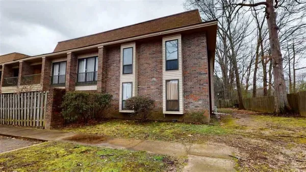 $1,400 | 6633 Poplar Woods Circle South, Unit 1, Germantown, TN 38138