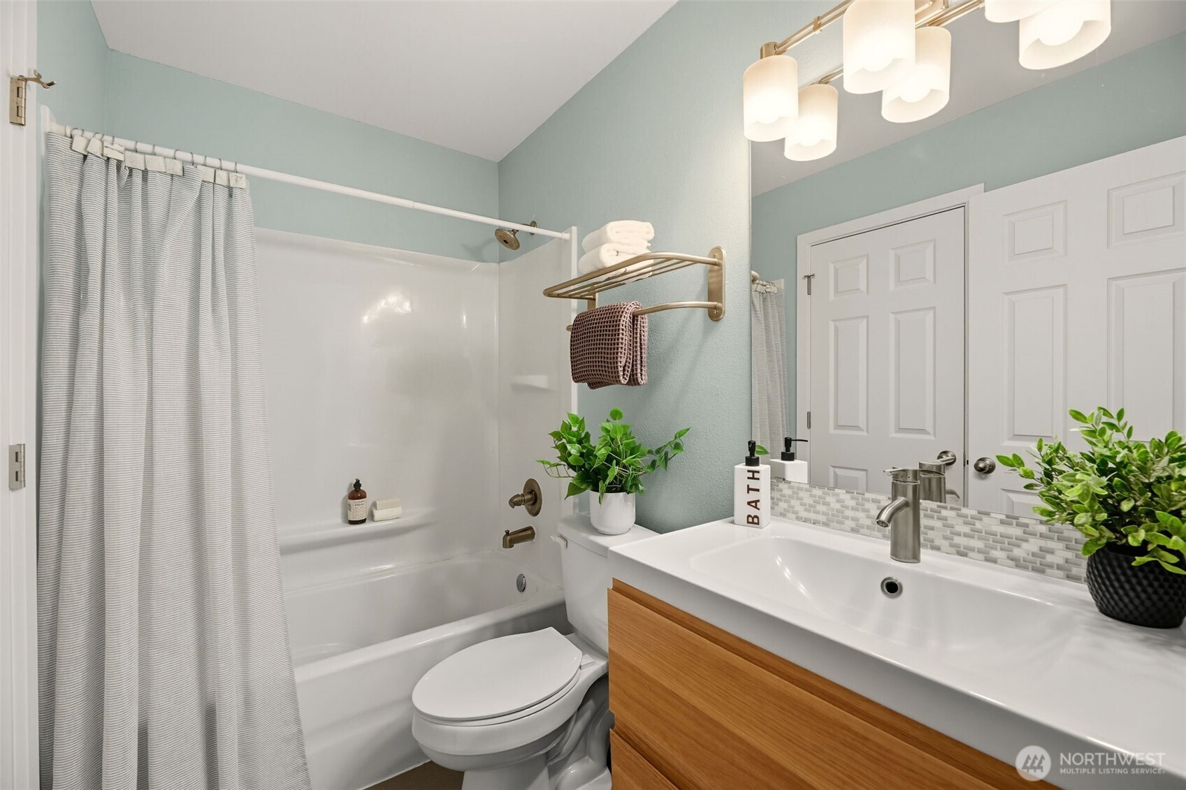 3233 Northeast 12th Street, Unit 313 Renton, WA 98056 - Photo 23 of 39 Gallery Image 23