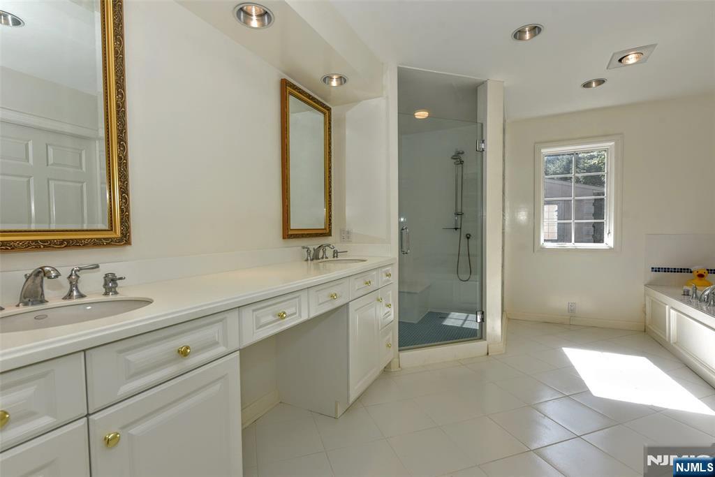 3 Split Rock Road Upper Saddle River, NJ 07458 - Photo 26 of 41 Gallery Image 26