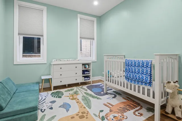 $675,000 | 1824 West Foster Avenue, Unit 302, Chicago, IL 60640