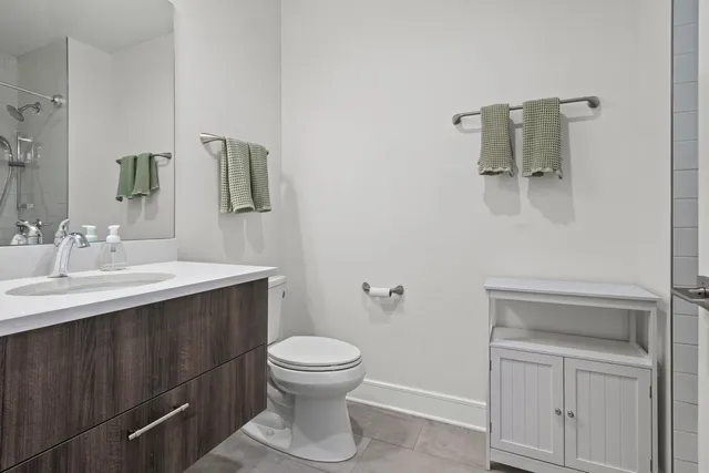 $675,000 | 1824 West Foster Avenue, Unit 302, Chicago, IL 60640