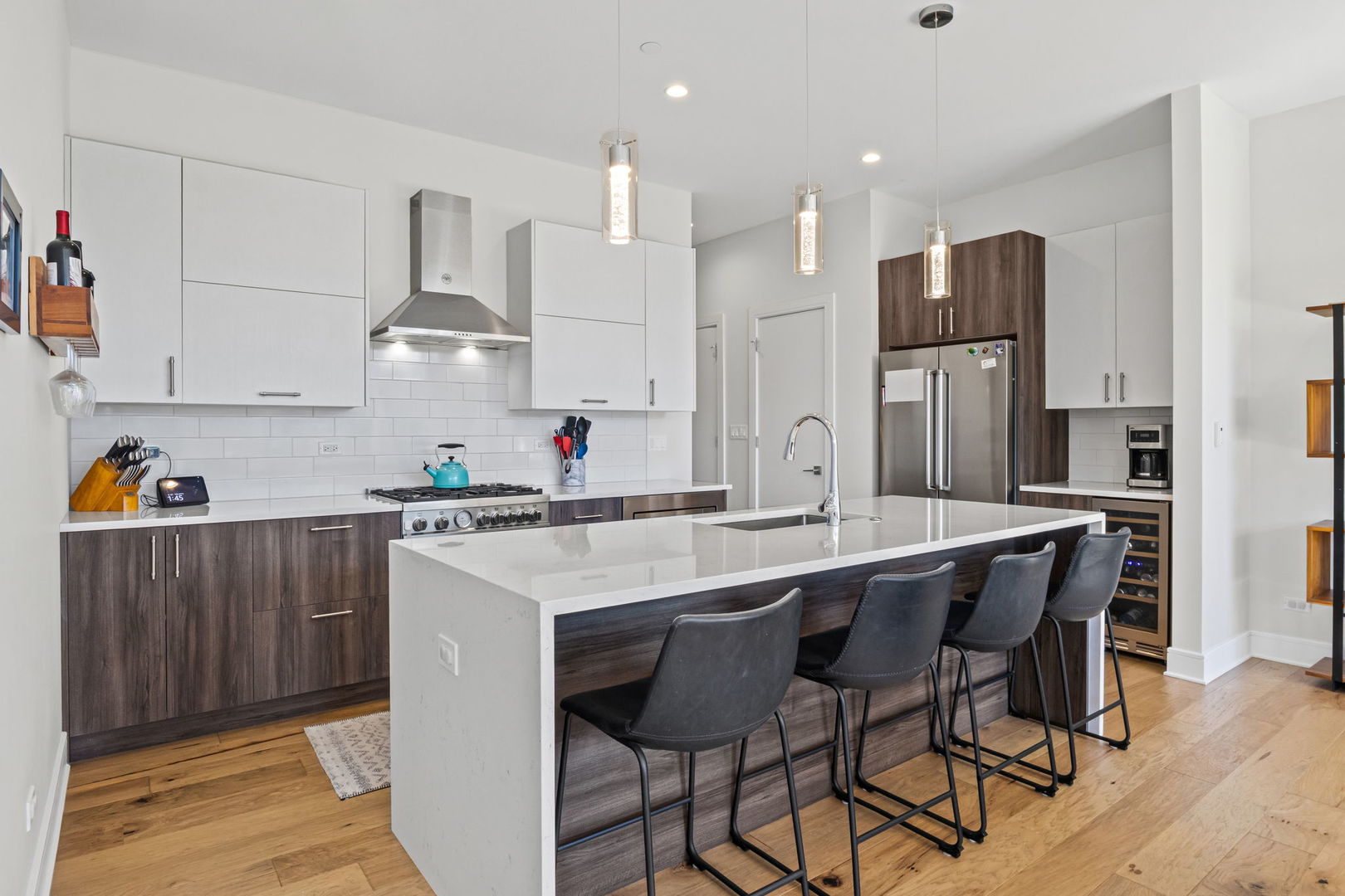 1824 West Foster Avenue, Unit 302 Chicago, IL 60640 - Photo 5 of 15