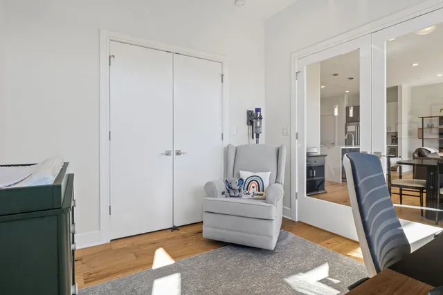 $675,000 | 1824 West Foster Avenue, Unit 302, Chicago, IL 60640