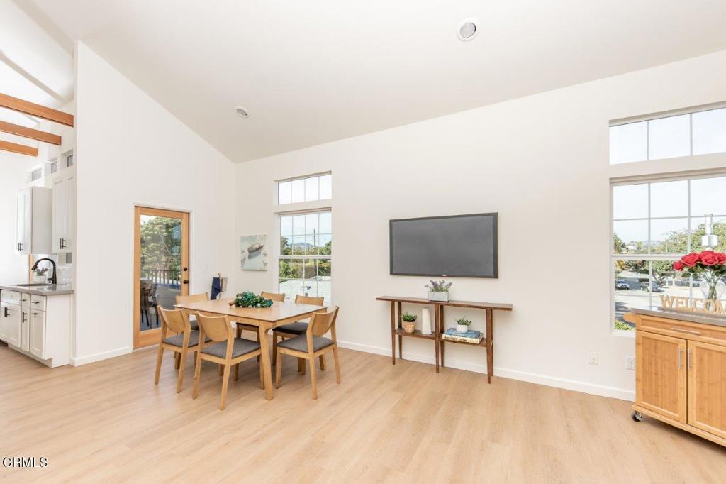 11829 Gateway Boulevard, Unit 2 Los Angeles, CA 90064 - Photo 4 of 15 balcony doors