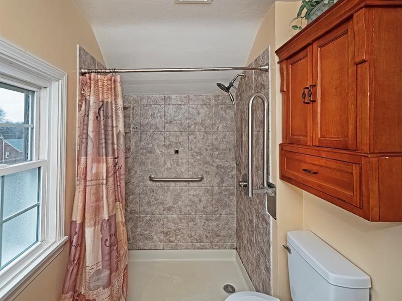 852 Middle Street Pittsburgh, PA 15212 - Photo 16 of 20