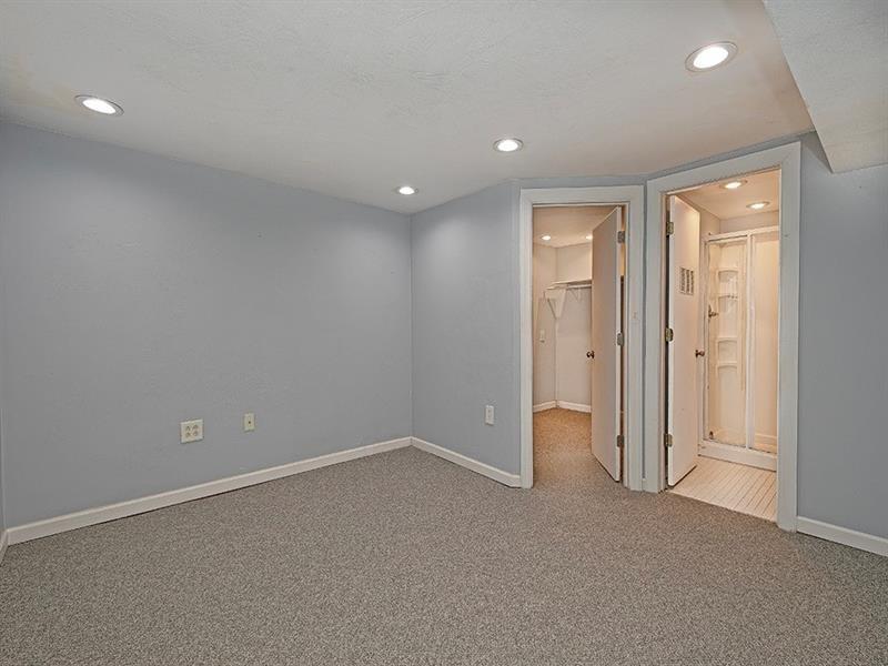 852 Middle Street Pittsburgh, PA 15212 - Photo 17 of 20