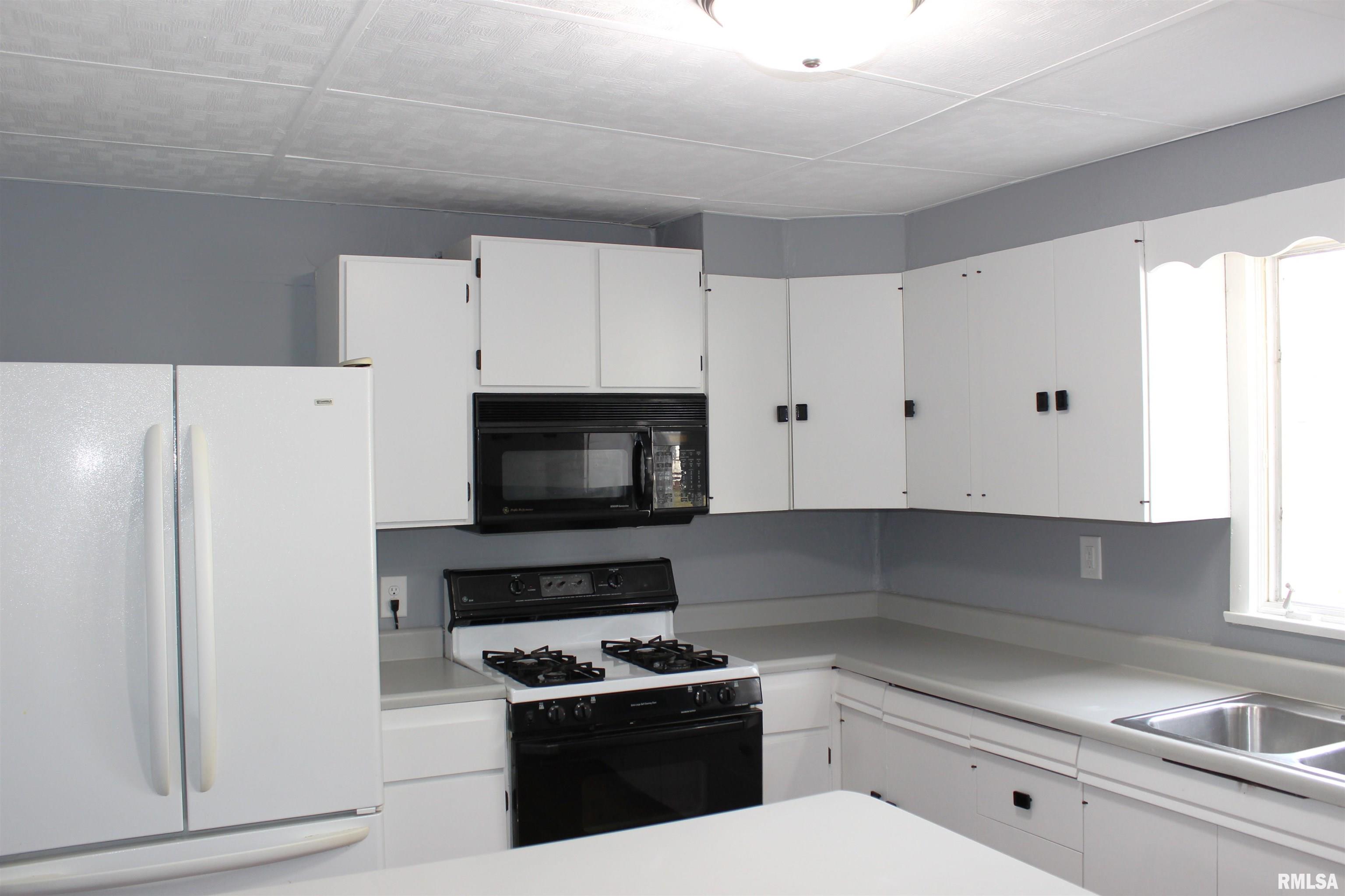 103 North Swarts Street Abingdon, IL 61410 - Photo 18 of 37