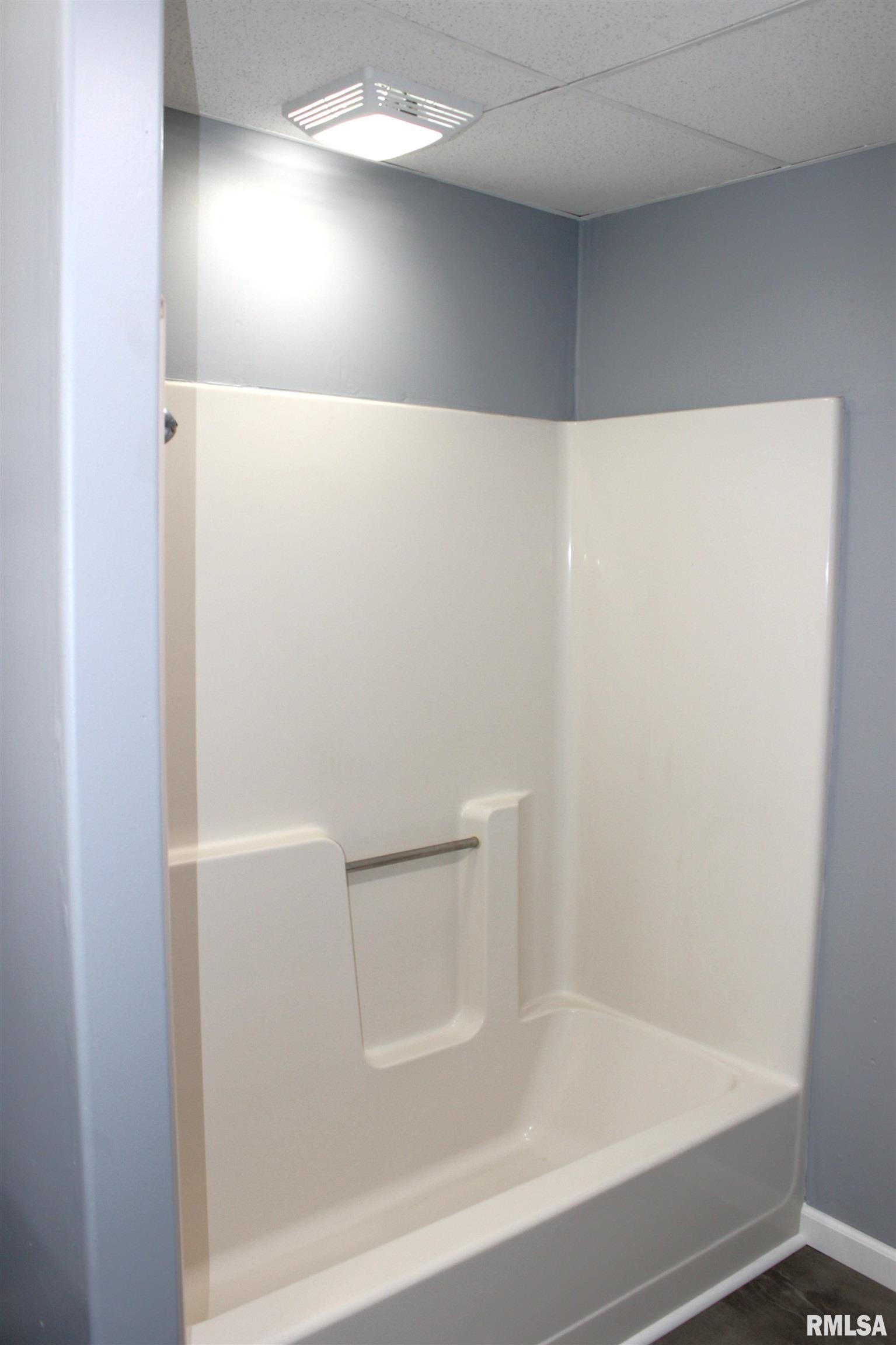 103 North Swarts Street Abingdon, IL 61410 - Photo 22 of 37