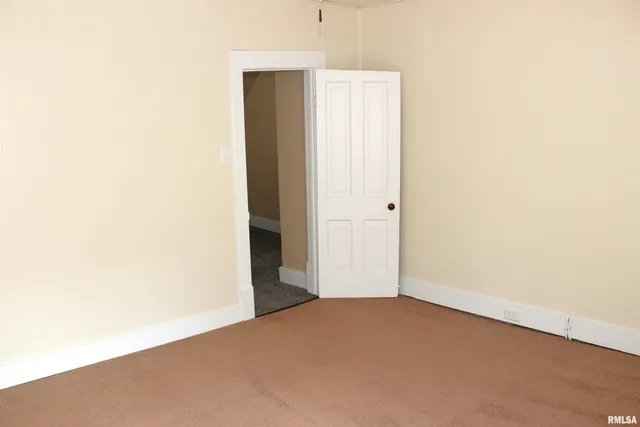 $74,900 | 103 North Swarts Street, Abingdon, IL 61410