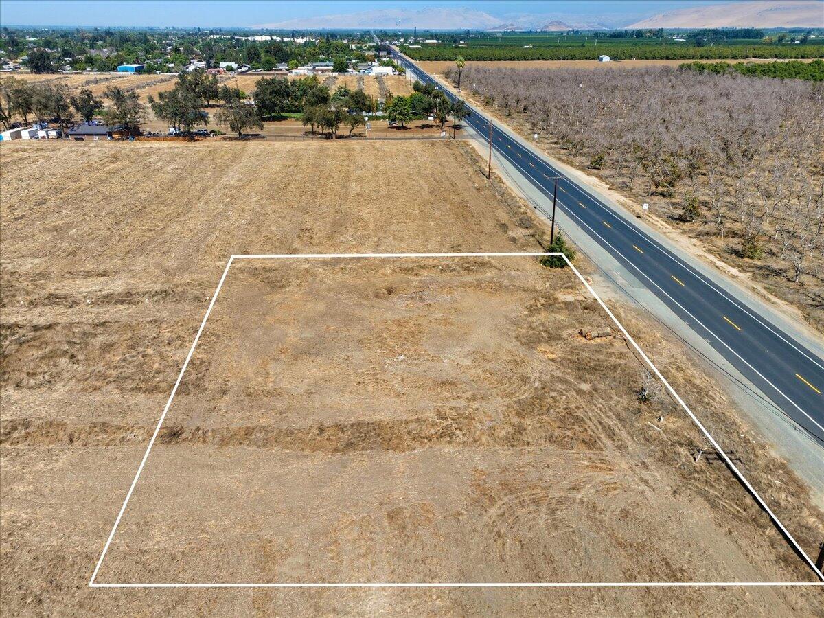 160 Rd Ivanhoe Ca Ivanhoe, CA 93235 - Photo 2 of 20 4