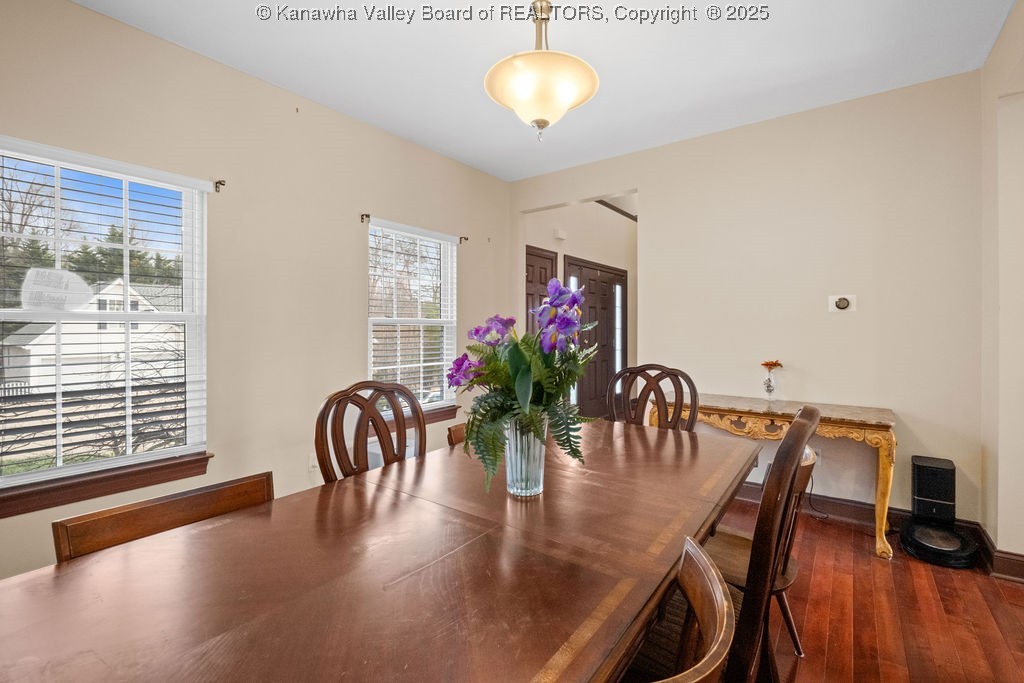117 Walnut Street Nitro, WV 25143 - Photo 8 of 44 Dining room