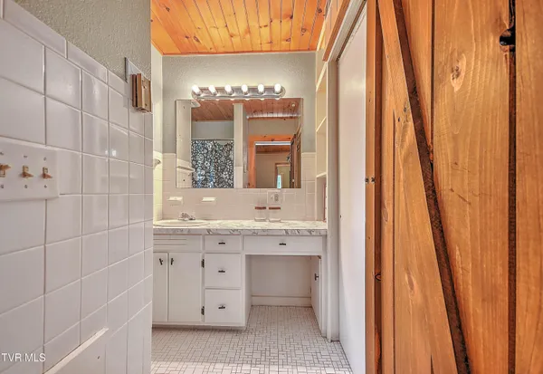 $2,645,000 | 16765 Bristol Highway, Bristol, VA 24202