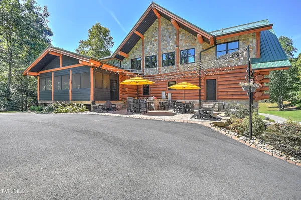 $2,645,000 | 16765 Bristol Highway, Bristol, VA 24202