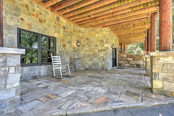 $2,645,000 | 16765 Bristol Highway, Bristol, VA 24202