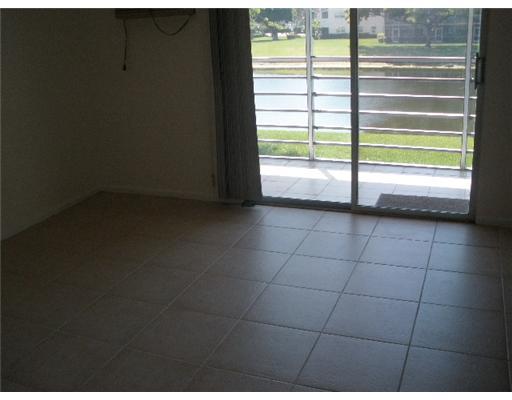 525 Fanshaw M, Unit 525 Boca Raton, FL 33434 - Photo 4 of 5 Additional Photo