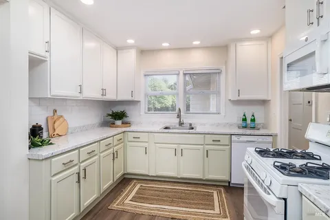 $879,000 | 1012 2nd Street, Novato, CA 94945