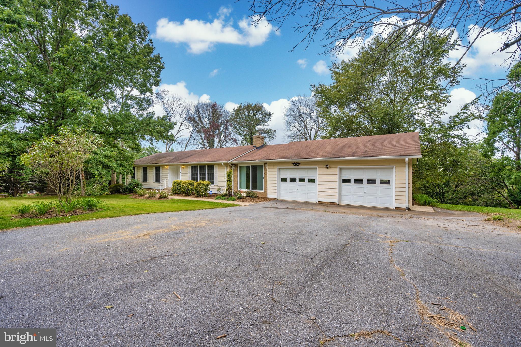 4337 Araby Church Road Frederick, MD 21704 - Photo 6 of 65 Plenty of parking in the paved driveway