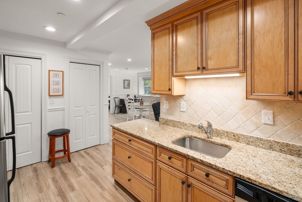 12 Russell Road, Unit 103 Wellesley, MA 02482 - Photo 2 of 17