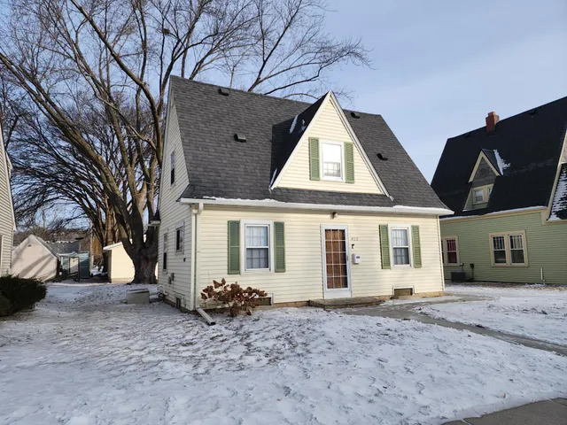 $199,900 | 422 Mound Avenue, Mankato, MN 56001