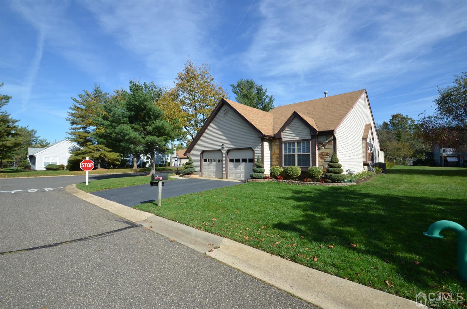 4 Hempstead Road Monroe Township, NJ 08831 - Photo 2 of 37 Gallery Image 2