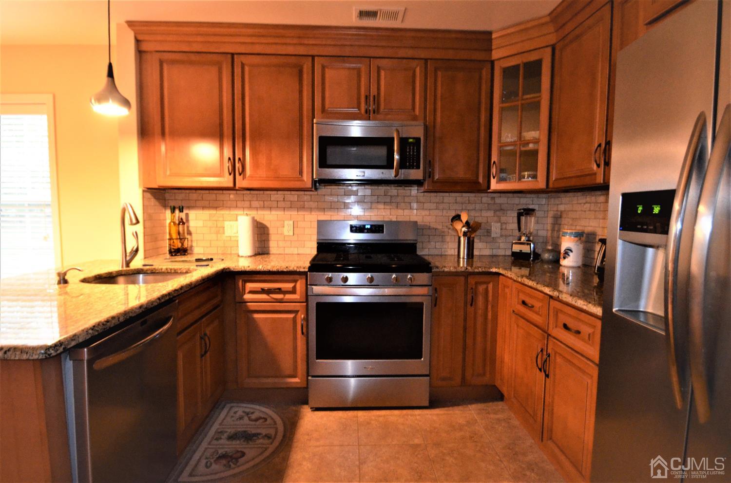 4 Hempstead Road Monroe Township, NJ 08831 - Photo 8 of 37 Gallery Image 8