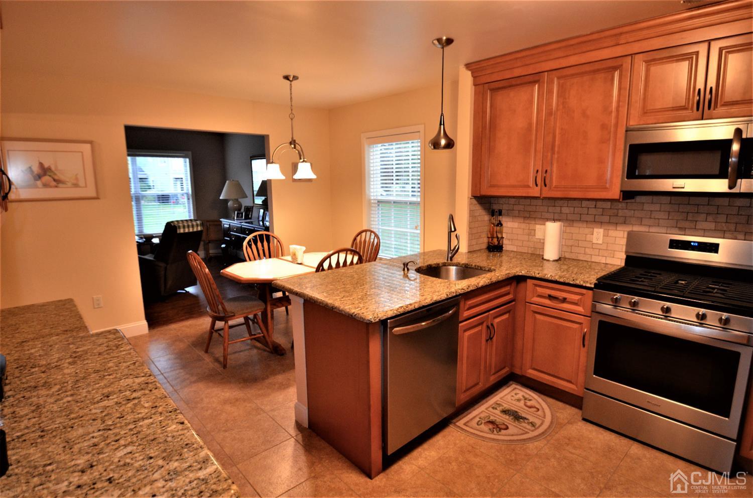 4 Hempstead Road Monroe Township, NJ 08831 - Photo 9 of 37 Gallery Image 9