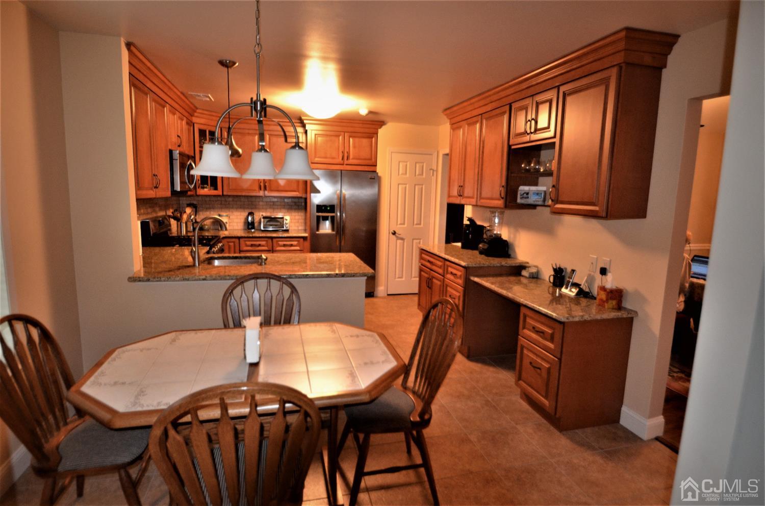 4 Hempstead Road Monroe Township, NJ 08831 - Photo 10 of 37 Gallery Image 10