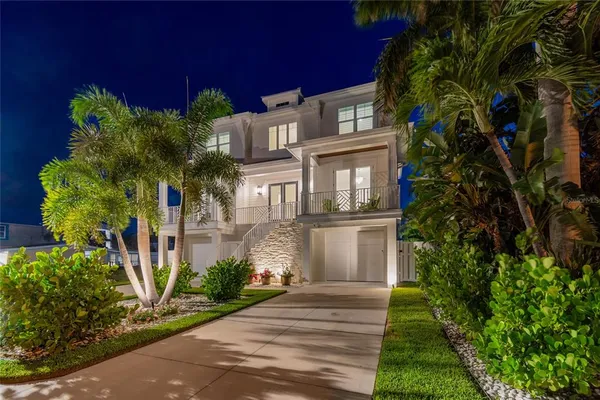 $2,850,000 | 17715 Wall Circle, Redington Shores, FL 33708