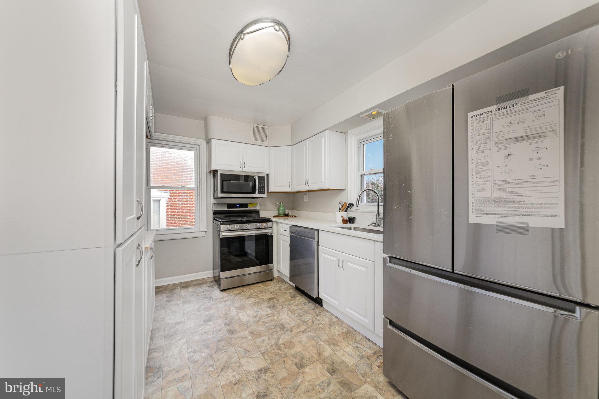 4405 Rokeby Road Baltimore, MD 21229 - Photo 5 of 23