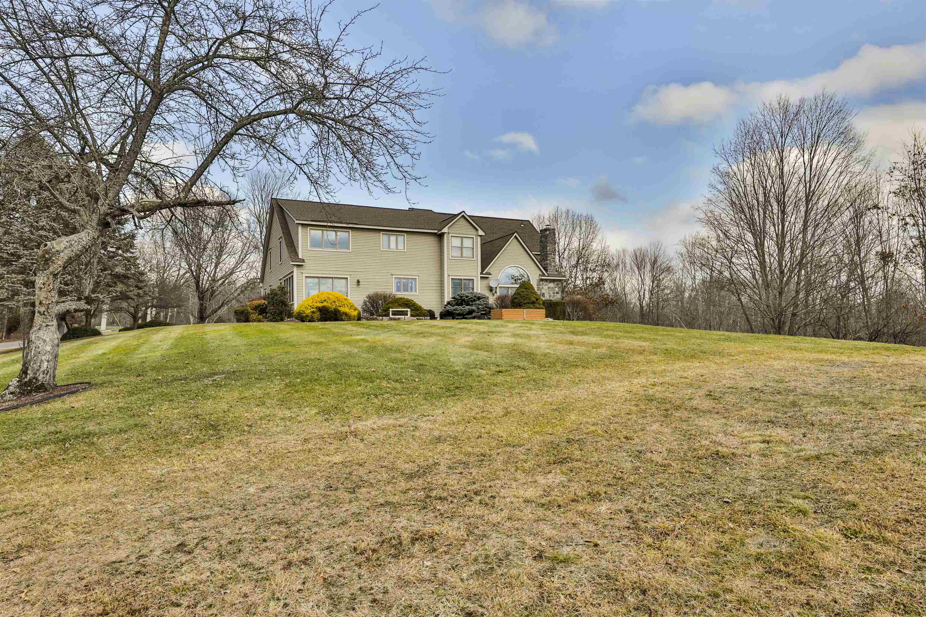 293 Pine Hill Road Hollis, NH 03049 - Photo 11 of 60