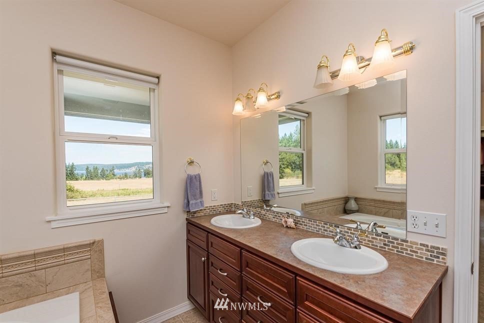 1252 Gardiner Beach Road Sequim, WA 98382 - Photo 21 of 40 Gallery Image 21