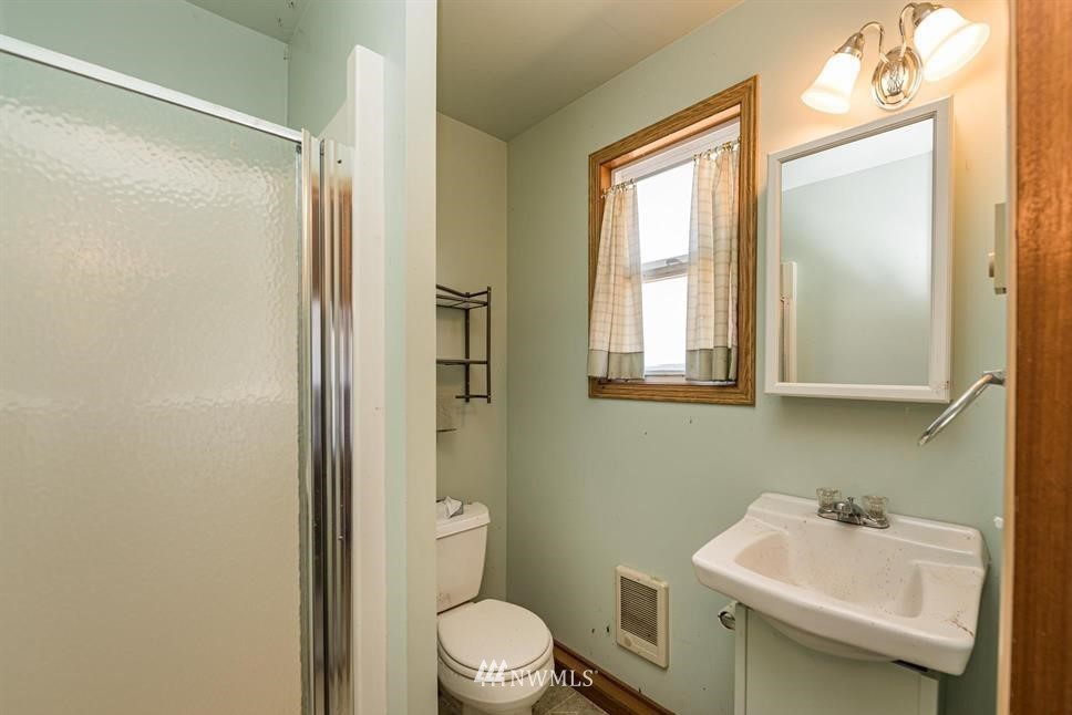 1252 Gardiner Beach Road Sequim, WA 98382 - Photo 38 of 40 Gallery Image 38
