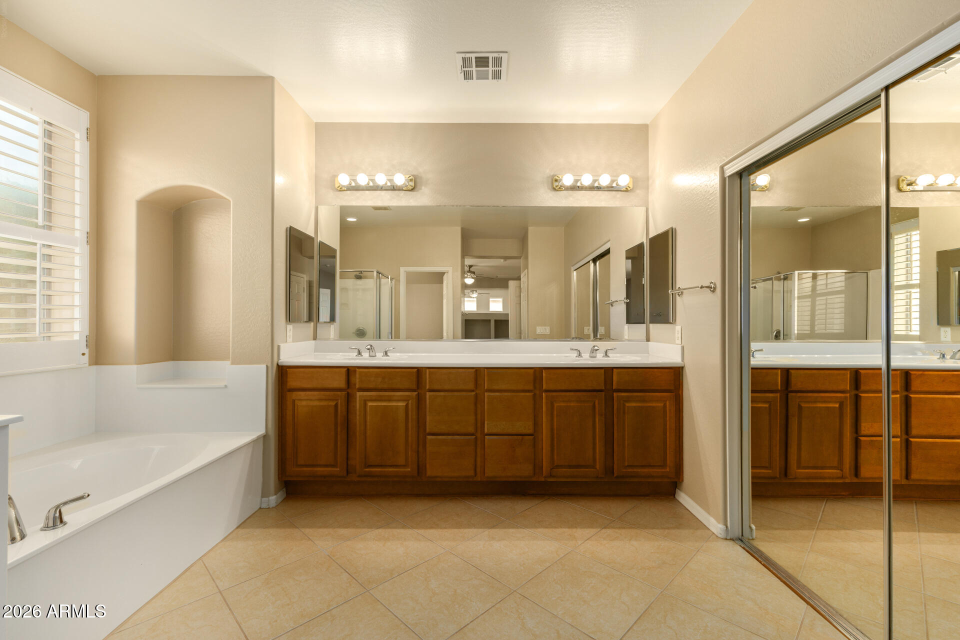 2543 South Rincon Drive Chandler, AZ 85286 - Photo 25 of 36 Primary bath