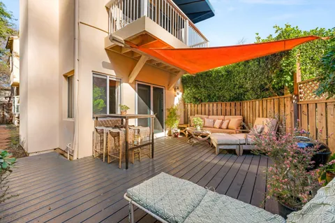 $1,455,000 | 925 West Victoria Street, Santa Barbara, CA 93101