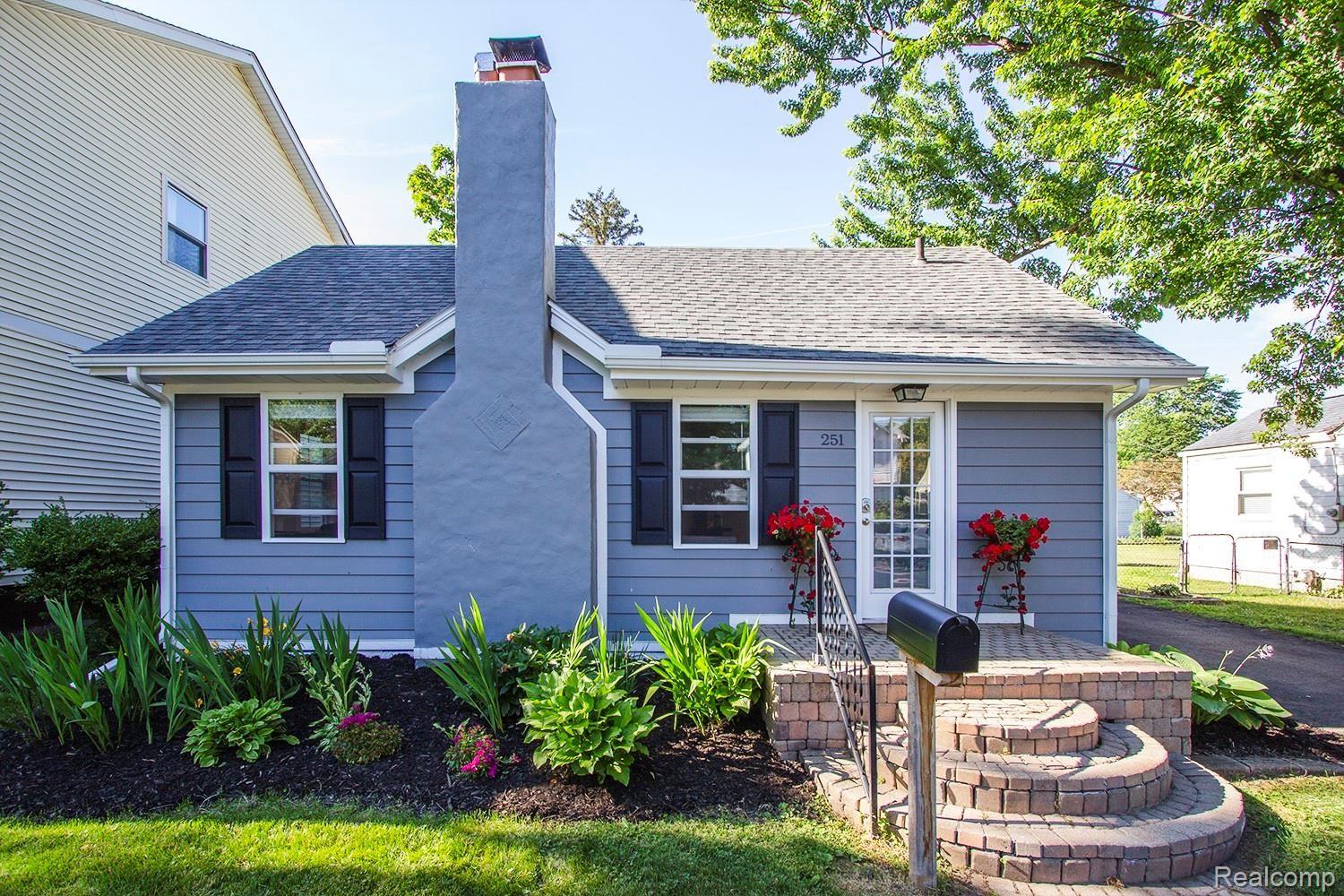 251 Roth Boulevard Clawson, MI 48017 - Photo 1 of 27 Welcome home!