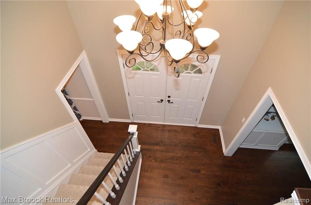 2183 Wayward Drive Rochester Hills, MI 48309 - Photo 2 of 44
