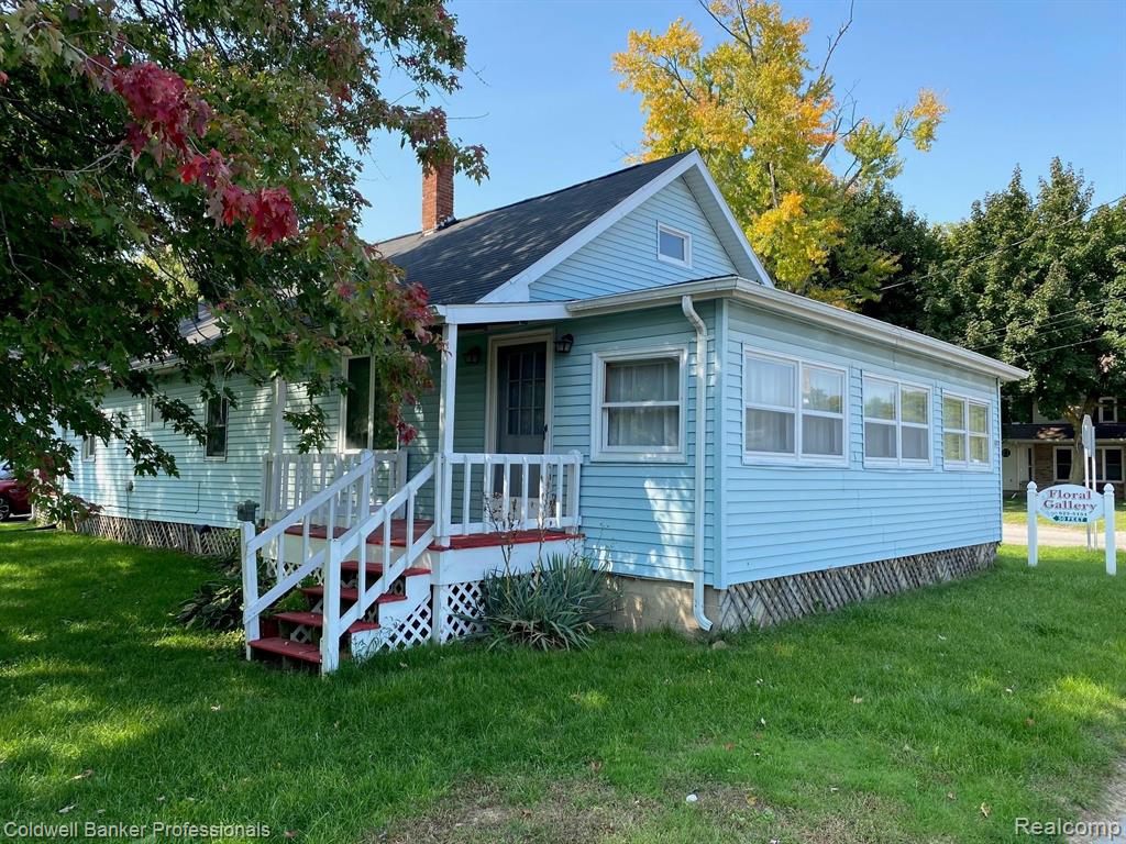 445 North Main Street Perry, MI 48872 - Photo 1 of 19