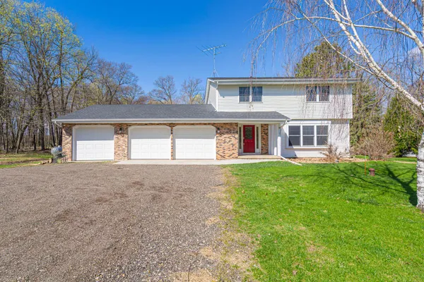 $475,000 | 450 Country View Lane, Le Sueur, MN 56058