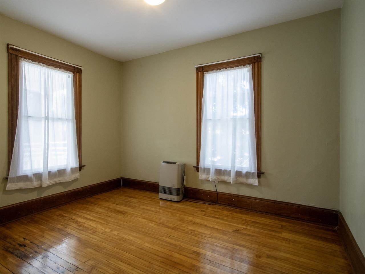 1304 North Avenue, Unit 1 Burlington, VT 05408 - Photo 19 of 35