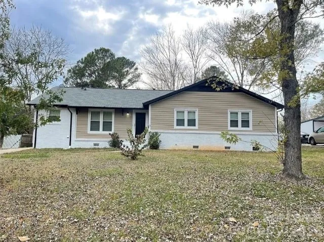 $2,300 | 6226 Coach Hill Lane, Charlotte, NC 28212