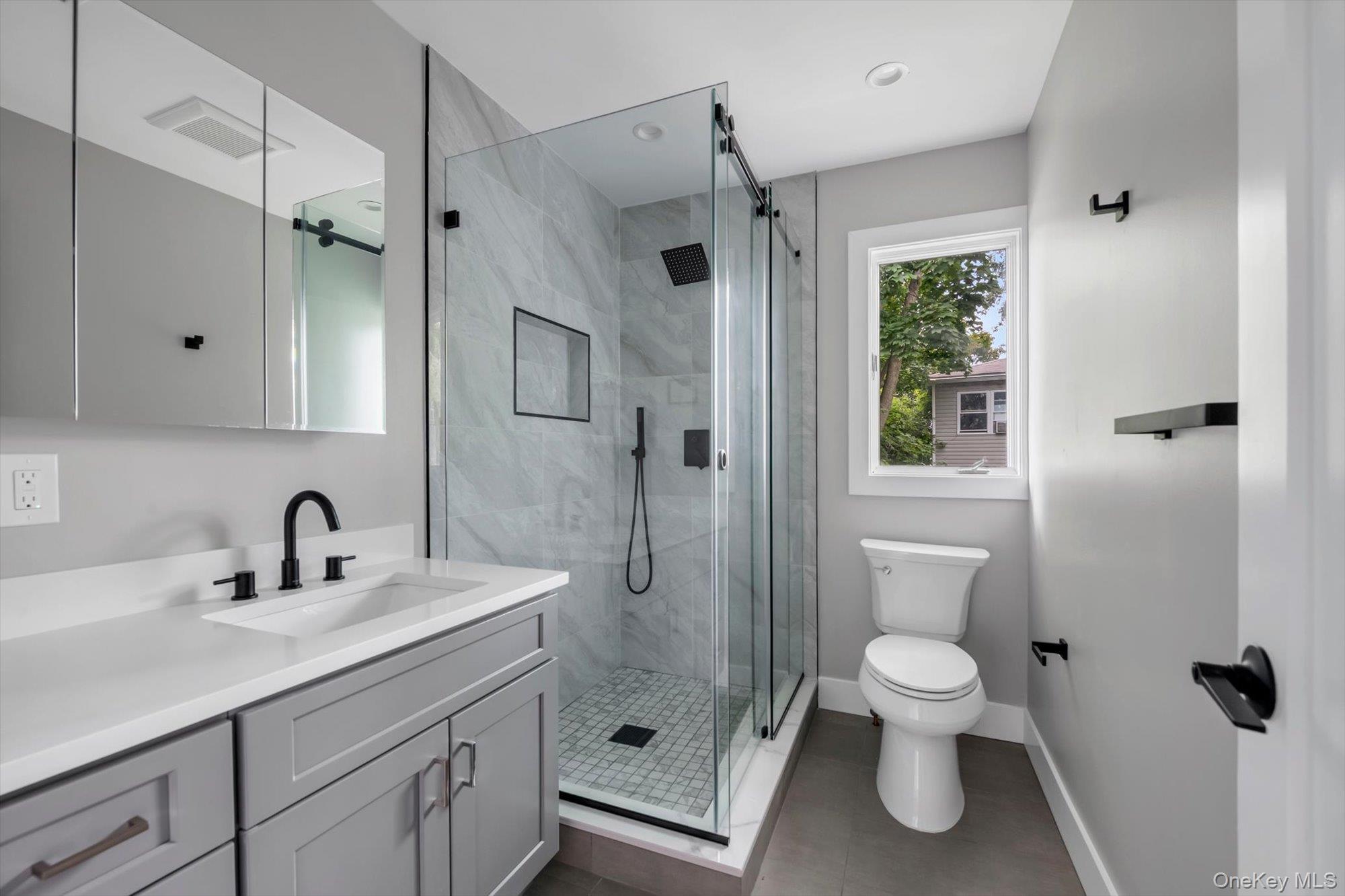 5 Linwood Road North Port Washington, NY 11050 - Photo 8 of 14 Gallery Image 8