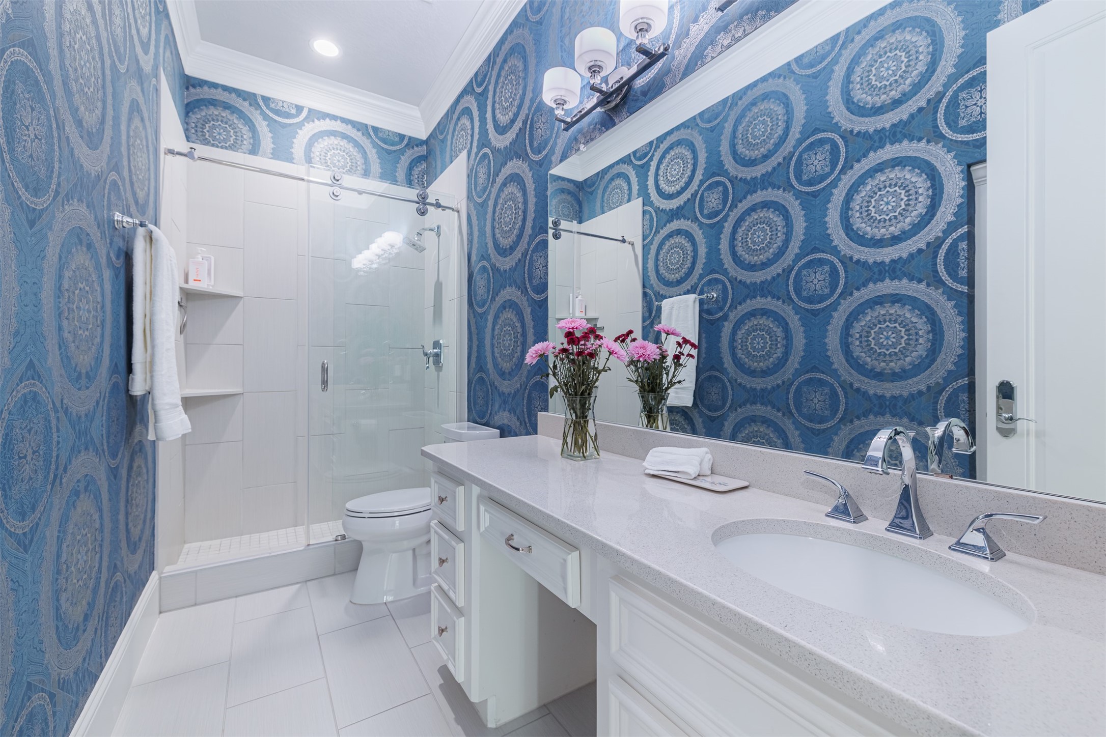 16636 Stonecrest Drive Conroe, TX 77302 - Photo 17 of 40 Bathroom 4 - En-Suite:
Step into a bathroom that dares to be bold—this en-suite pairs elegant fixtures with vibrant design, creating a private space that feels as joyful as it looks.